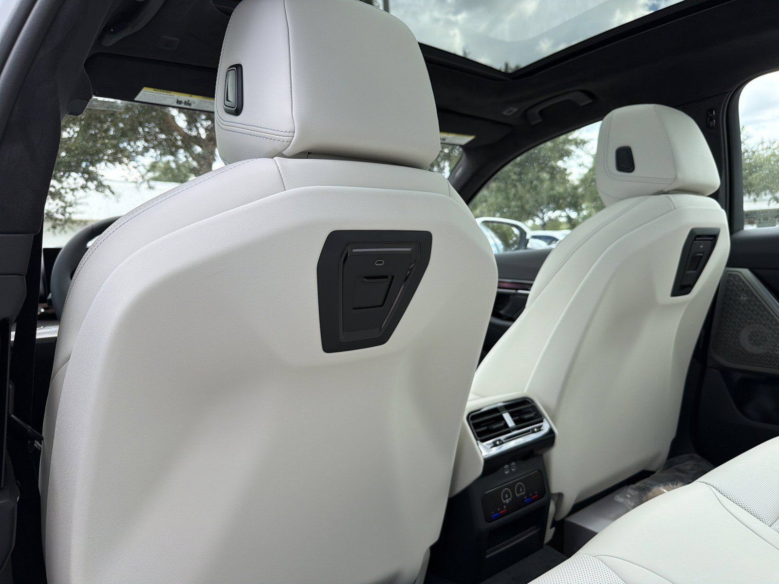 New 2027 BMW 550e xDrive AWD/4WD image 20