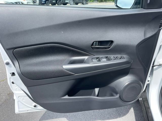 New 2025 Nissan Kicks Play S image 10