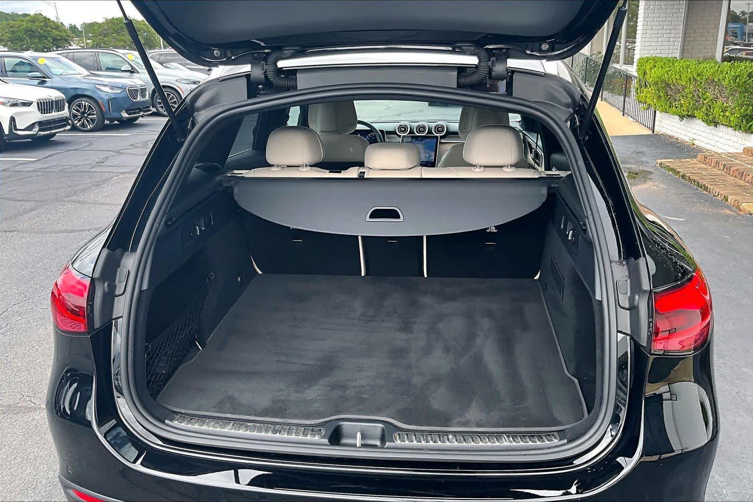 Used 2025 Mercedes-Benz GLC 300 image 34