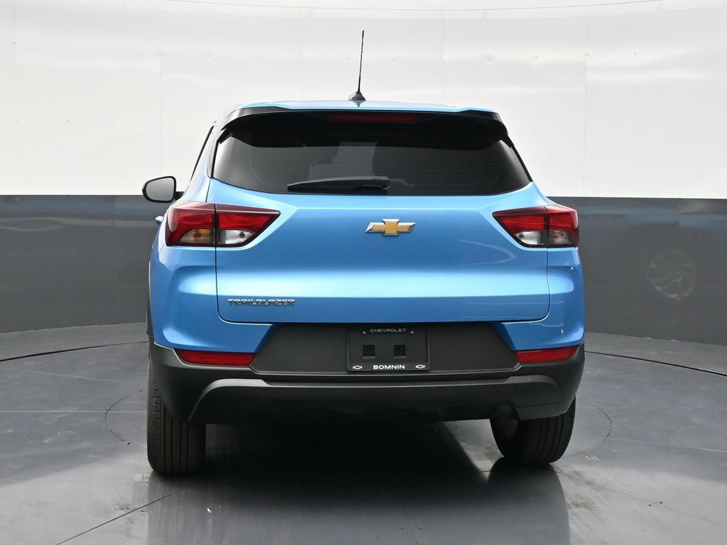 Used 2025 Chevrolet TrailBlazer LS image 4