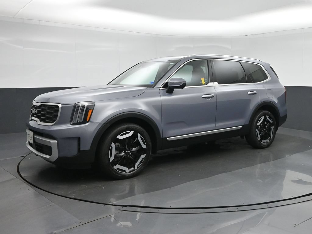 Used 2023 Kia Telluride S w/ S Sunroof Package FWD image 3
