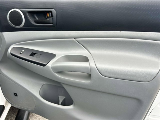 Used 2012 Toyota Tacoma 4x4 Double Cab image 23