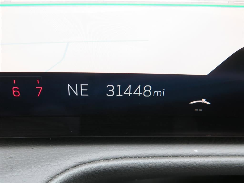 Used 2025 Cadillac XT4 Premium Luxury image 18