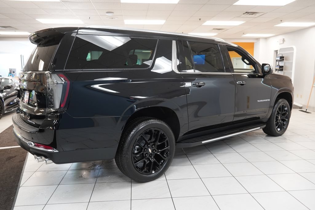 New 2026 Chevrolet Suburban Premier AWD/4WD image 14