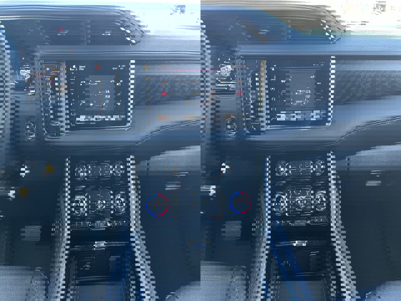 Used 2023 GMC Yukon Denali image 27