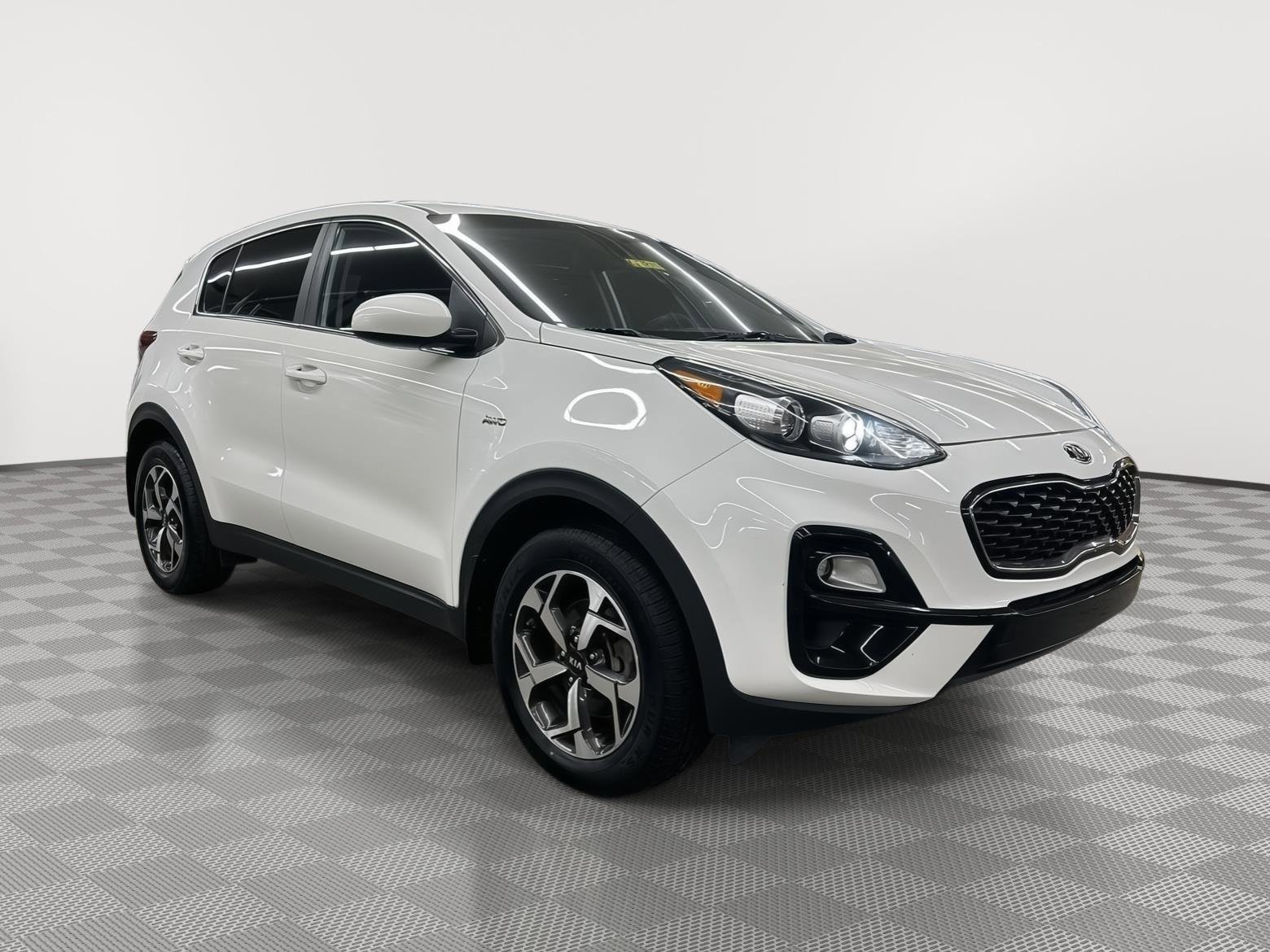 Used 2020 Kia Sportage LX image 3
