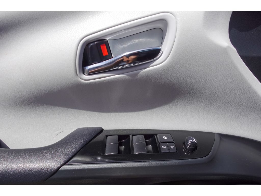 Used 2022 Toyota Prius LE FWD image 11