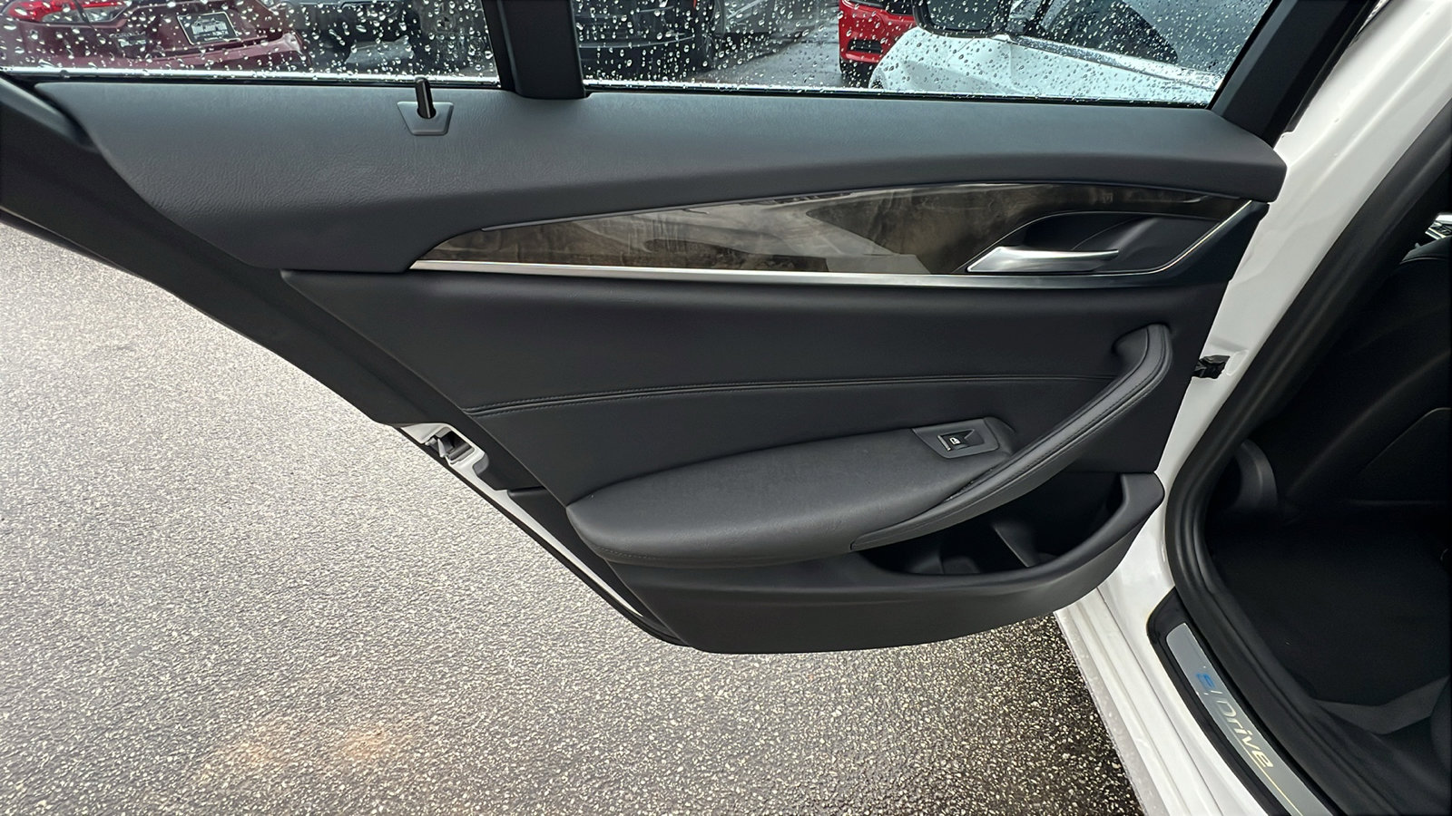 Used 2018 BMW 530e xDrive image 23