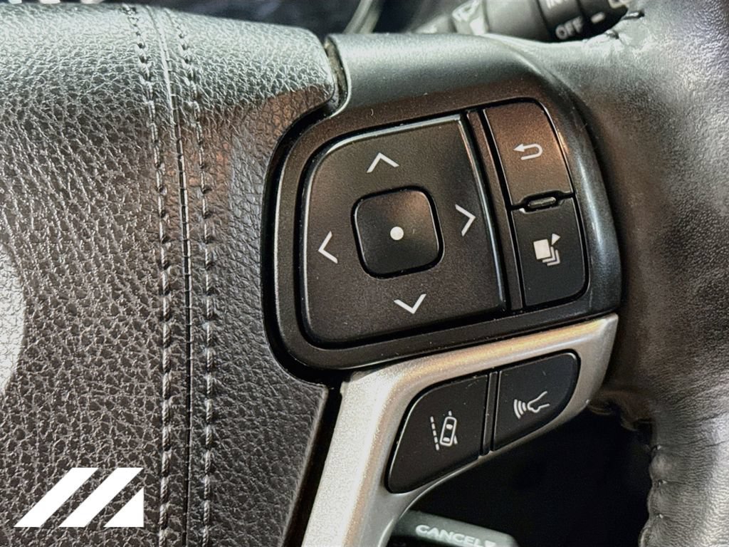 Used 2019 Toyota Highlander Limited AWD/4WD image 13
