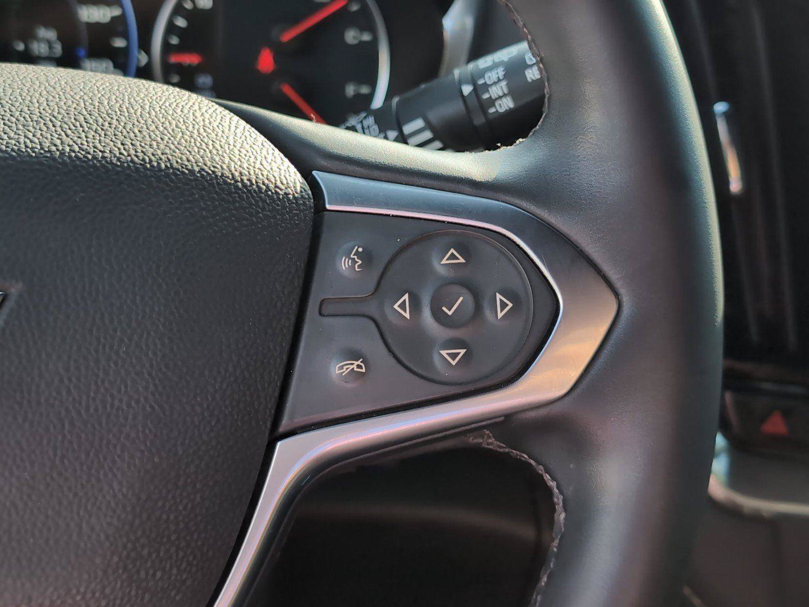 Used 2023 Chevrolet Traverse Premier FWD image 26