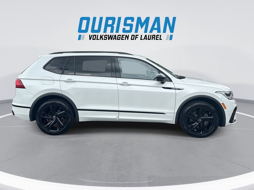 Used 2024 Volkswagen Tiguan SE R-Line AWD/4WD image 9