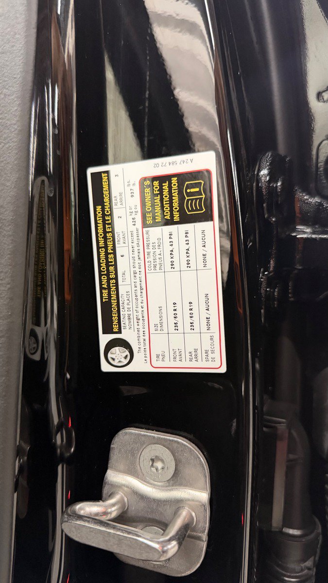 Used 2024 Mercedes-Benz GLB 250 4MATIC w/ Driver Assistance Package image 52