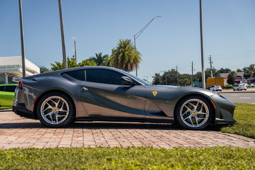 Used 2019 Ferrari 812 Superfast RWD image 6