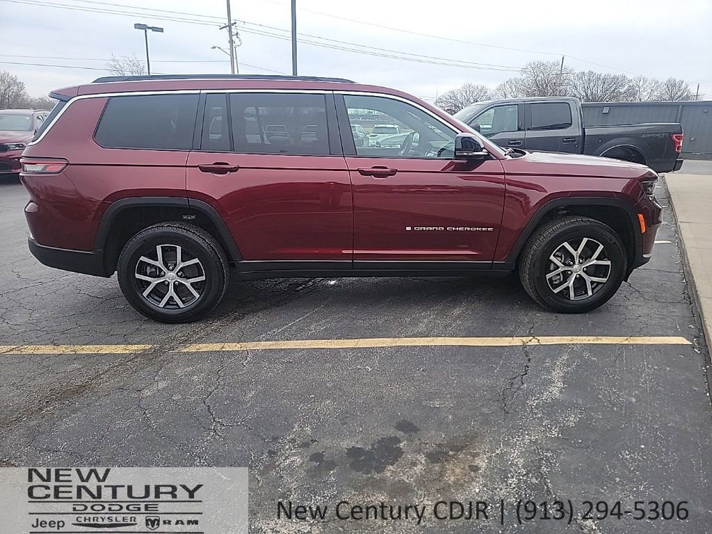 Used 2025 Jeep Grand Cherokee L Limited AWD/4WD image 6