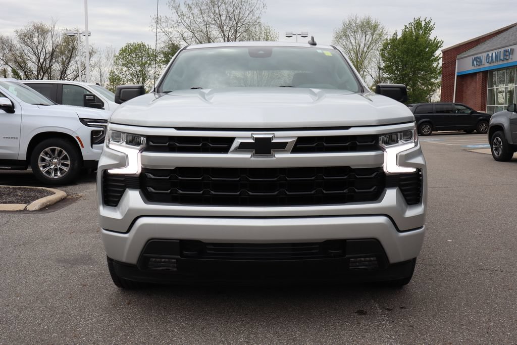 Used 2022 Chevrolet Silverado 1500 RST w/ Z71 Off-Road Package AWD/4WD image 6