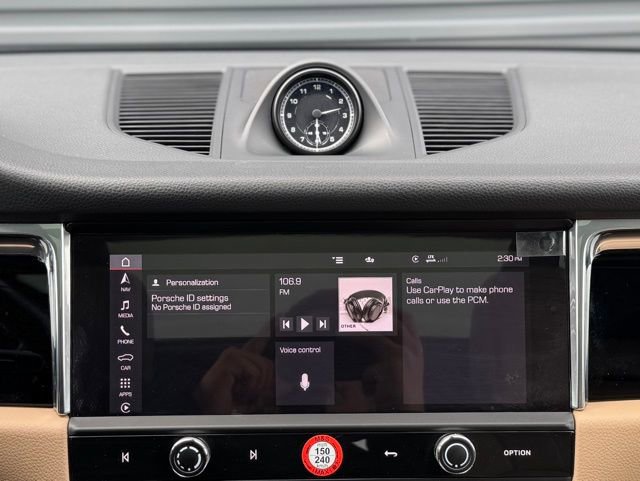Certified 2025 Porsche Macan image 28