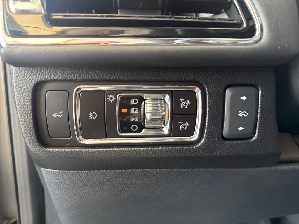 Used 2023 Lincoln Navigator Black Label AWD/4WD image 13