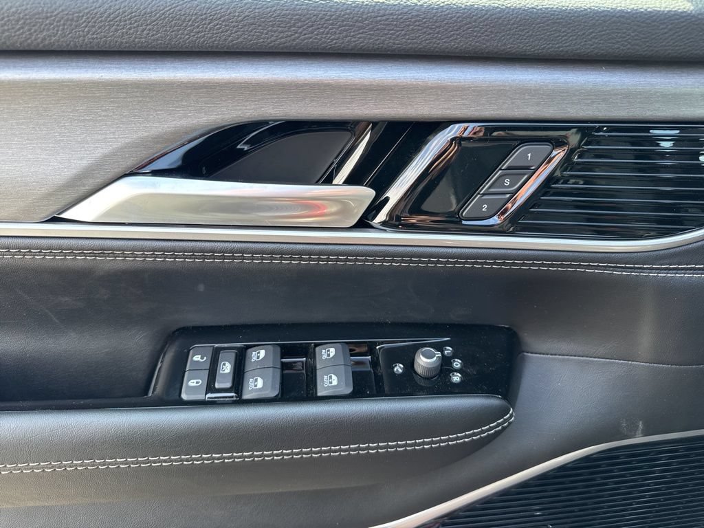 New 2026 Jeep Grand Wagoneer L Limited AWD/4WD image 8
