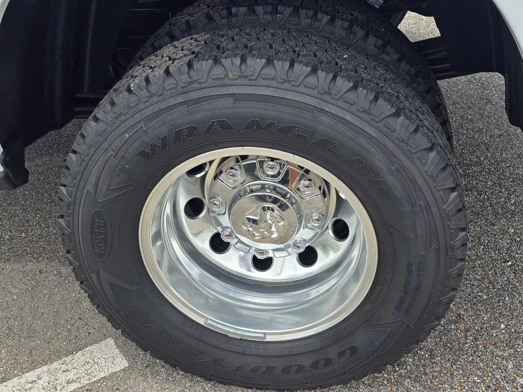 Used 2025 RAM 3500 Laramie AWD/4WD image 10