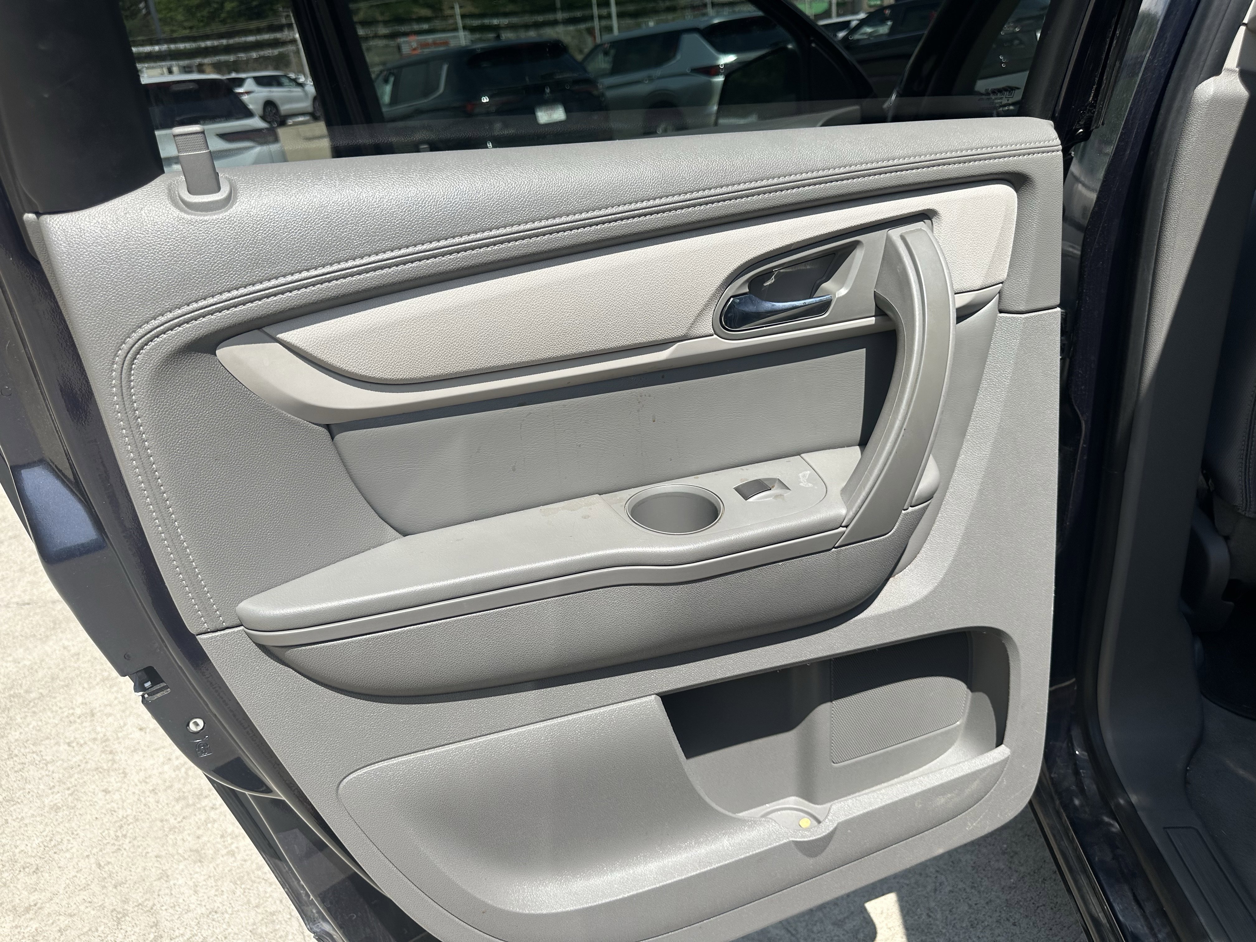 Used 2015 Chevrolet Traverse LS FWD image 10