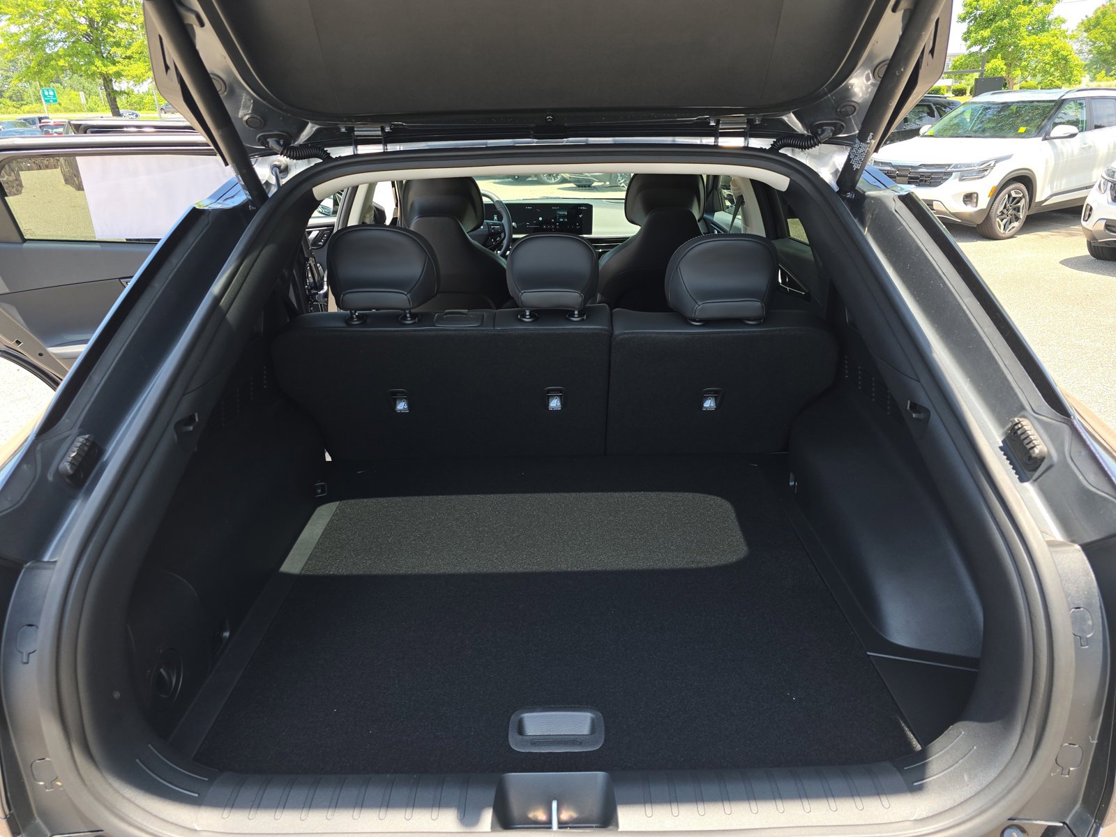 New 2025 Kia EV6 Wind image 12