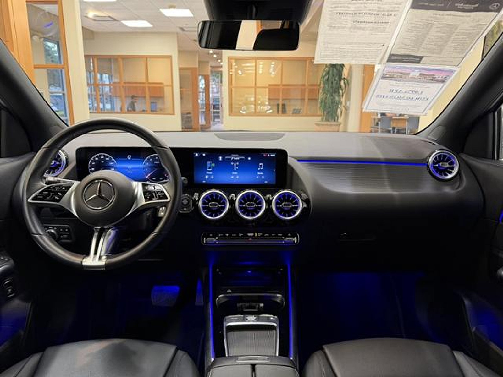 Used 2025 Mercedes-Benz GLA 250 image 10
