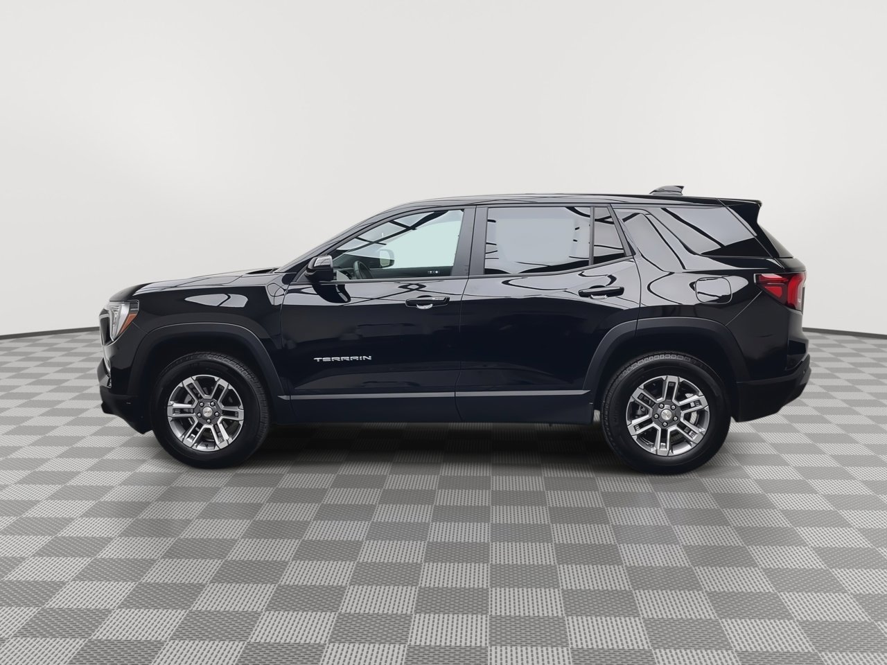Certified 2025 GMC Terrain Elevation AWD/4WD image 35