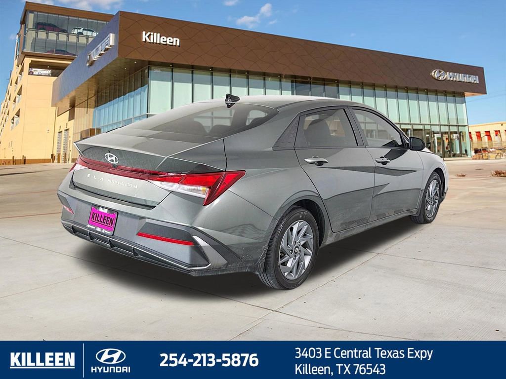 Used 2024 Hyundai Elantra SEL FWD image 8