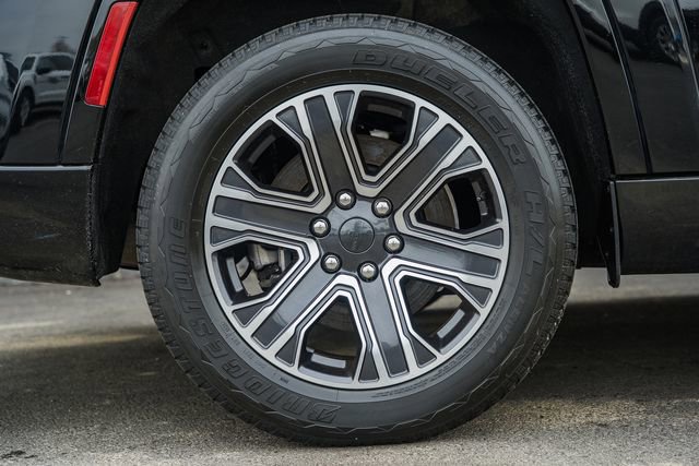 Used 2024 Jeep Wagoneer L Series II image 27