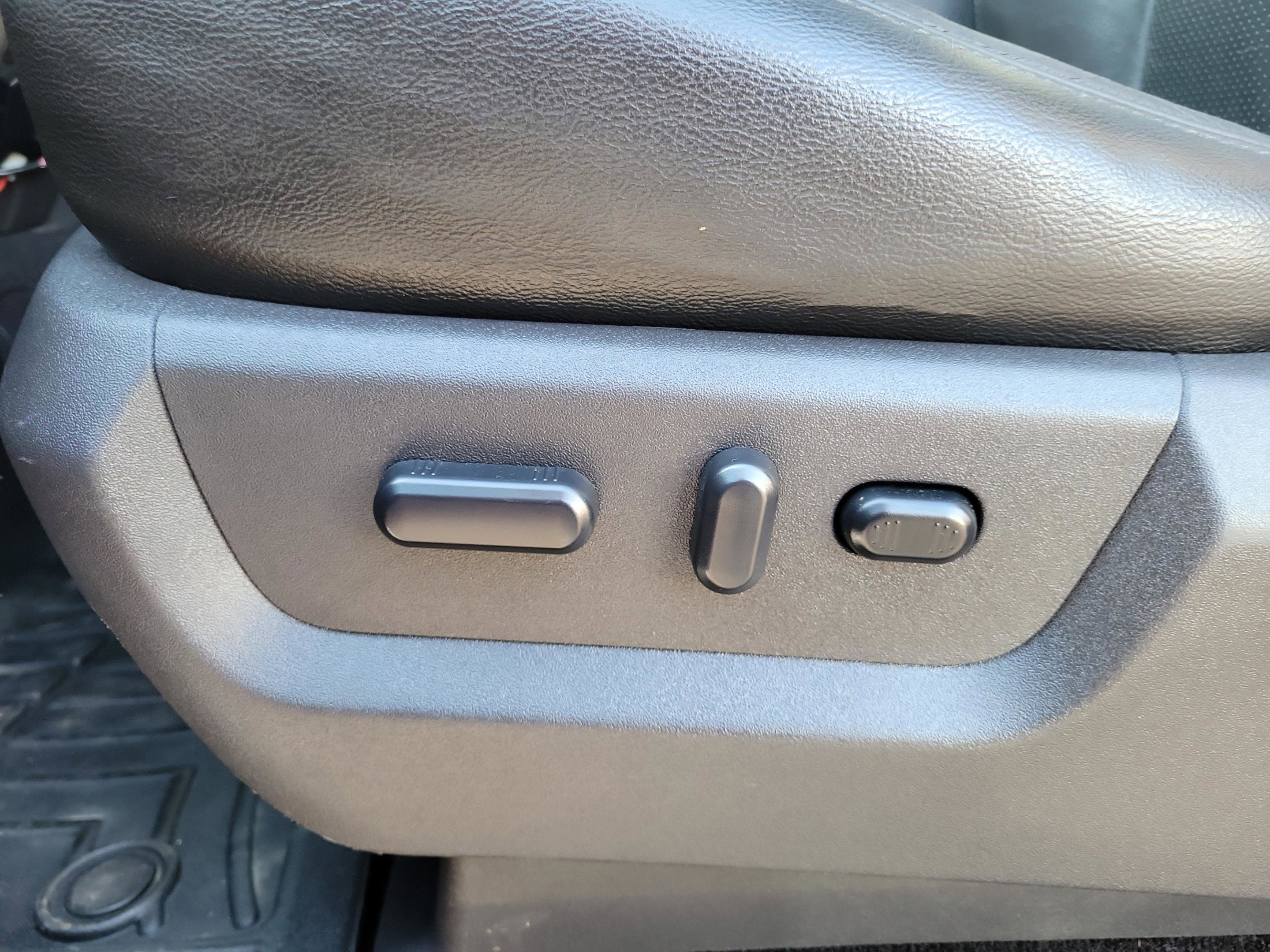 Used 2015 Ford F250 Lariat w/ Chrome Package AWD/4WD image 15