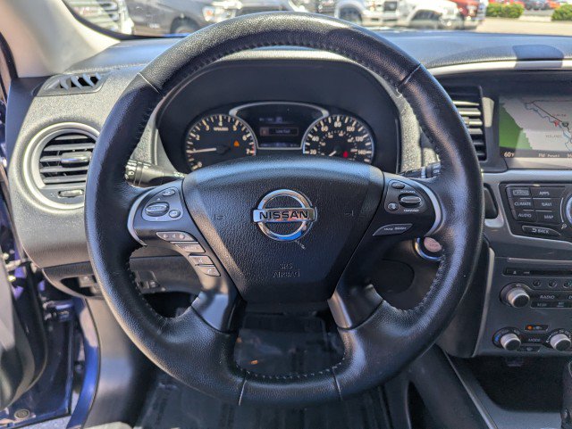 Used 2020 Nissan Pathfinder SL AWD/4WD image 12
