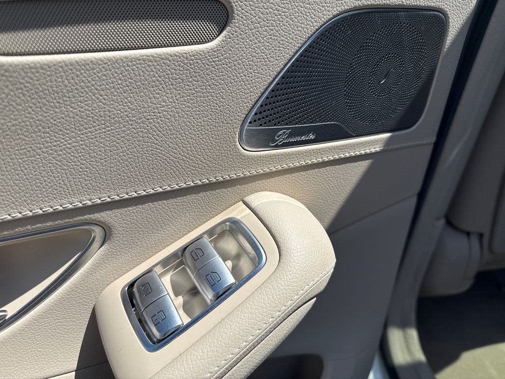 Used 2015 Mercedes-Benz S 550 4MATIC Sedan image 16