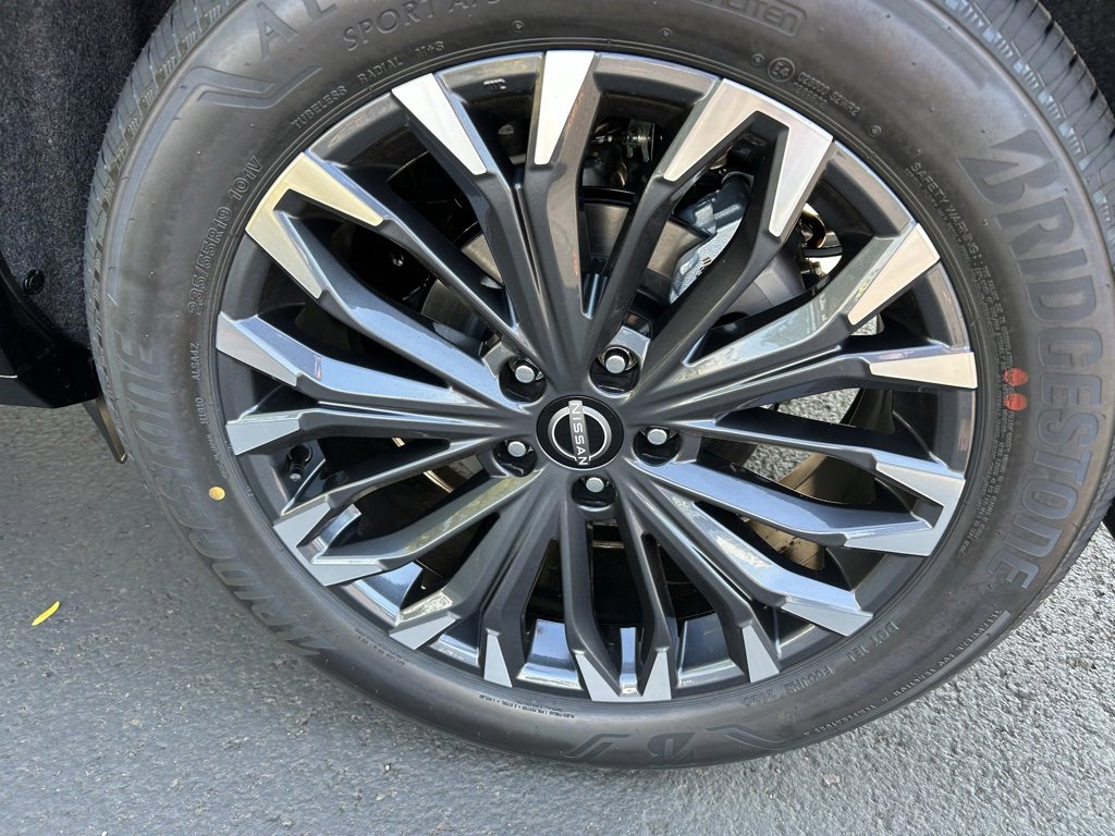 New 2026 Nissan Rogue Platinum image 8
