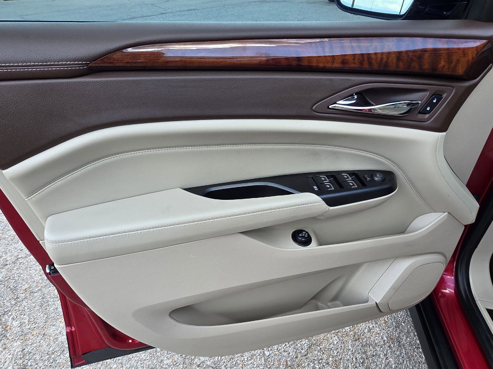 Used 2015 Cadillac SRX Luxury w/ Trailering Package image 43