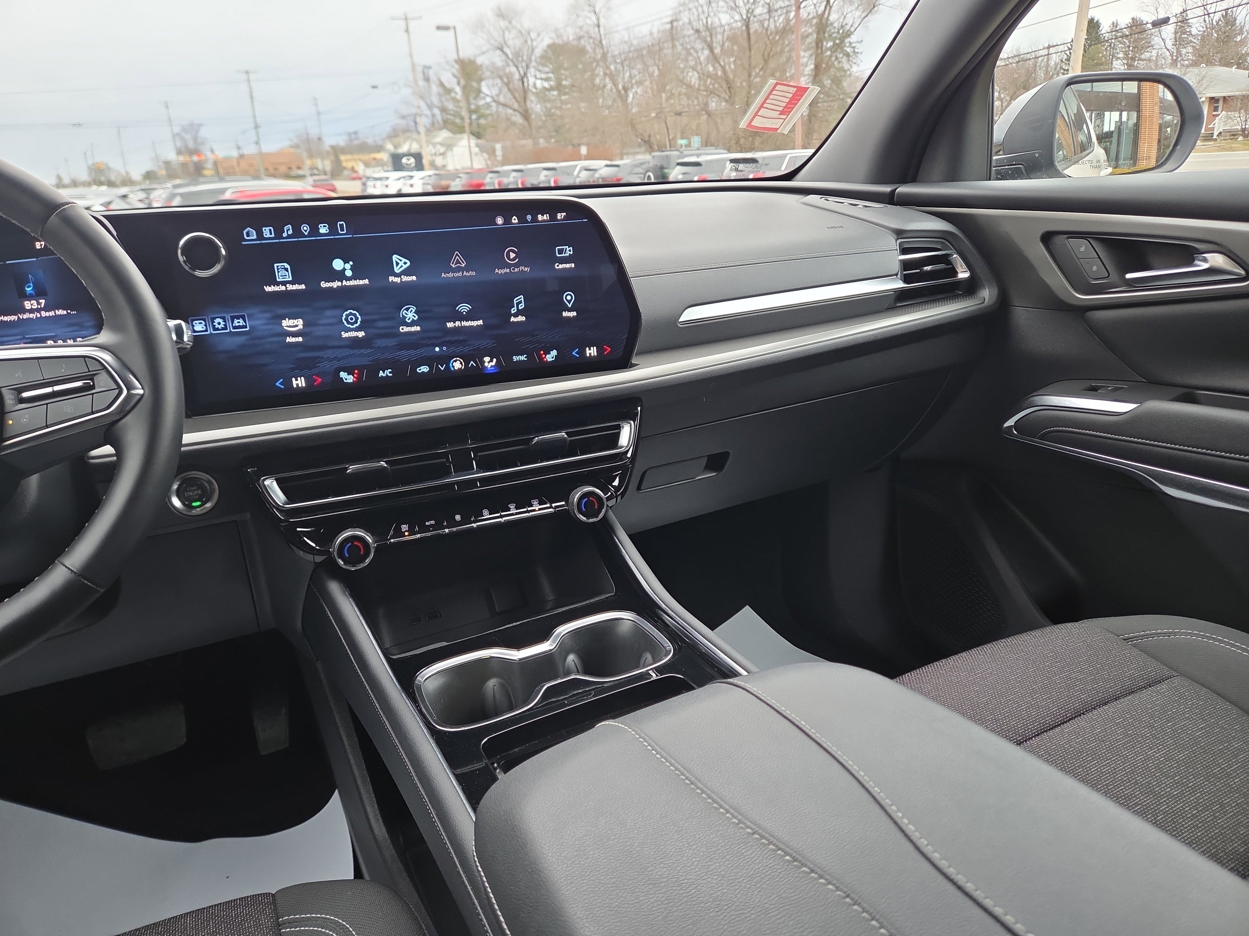 Used 2024 Chevrolet Traverse LT image 23