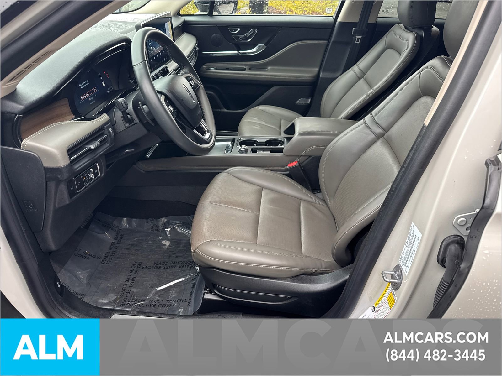 Used 2023 Lincoln Corsair Reserve w/ Rear Removable Package Tray image 10