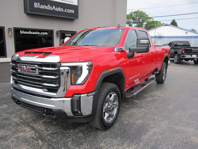 Used 2025 GMC Sierra 3500 SLE w/ SLE Convenience Package AWD/4WD image 2