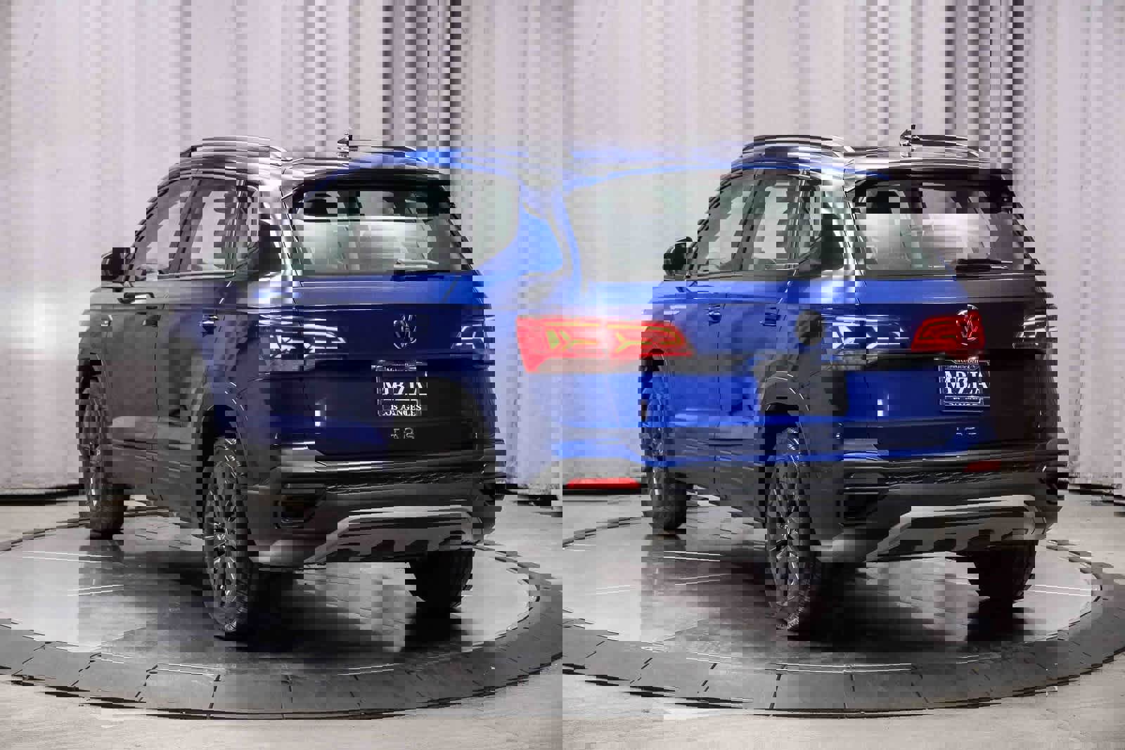 Used 2023 Volkswagen Taos S image 2