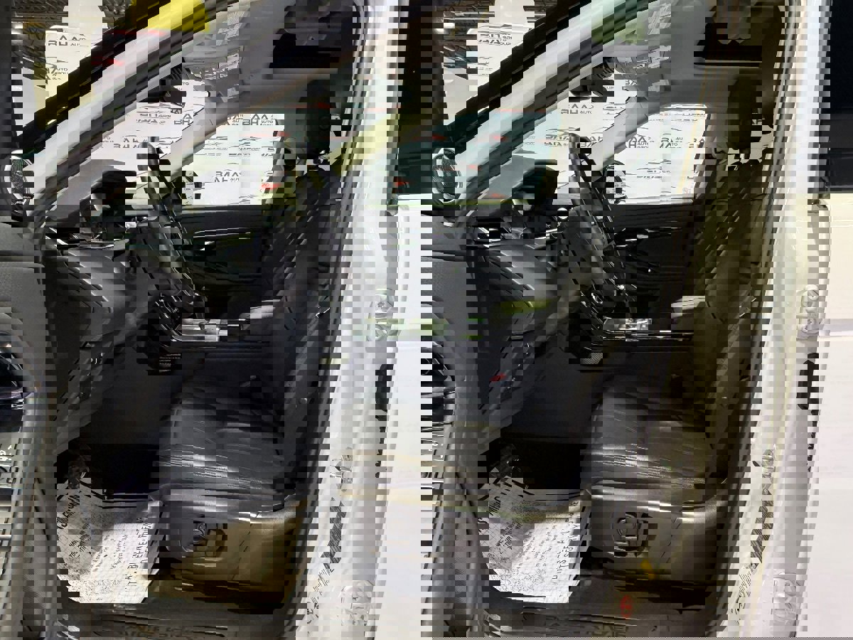 Used 2023 Land Rover Range Rover Evoque S image 26