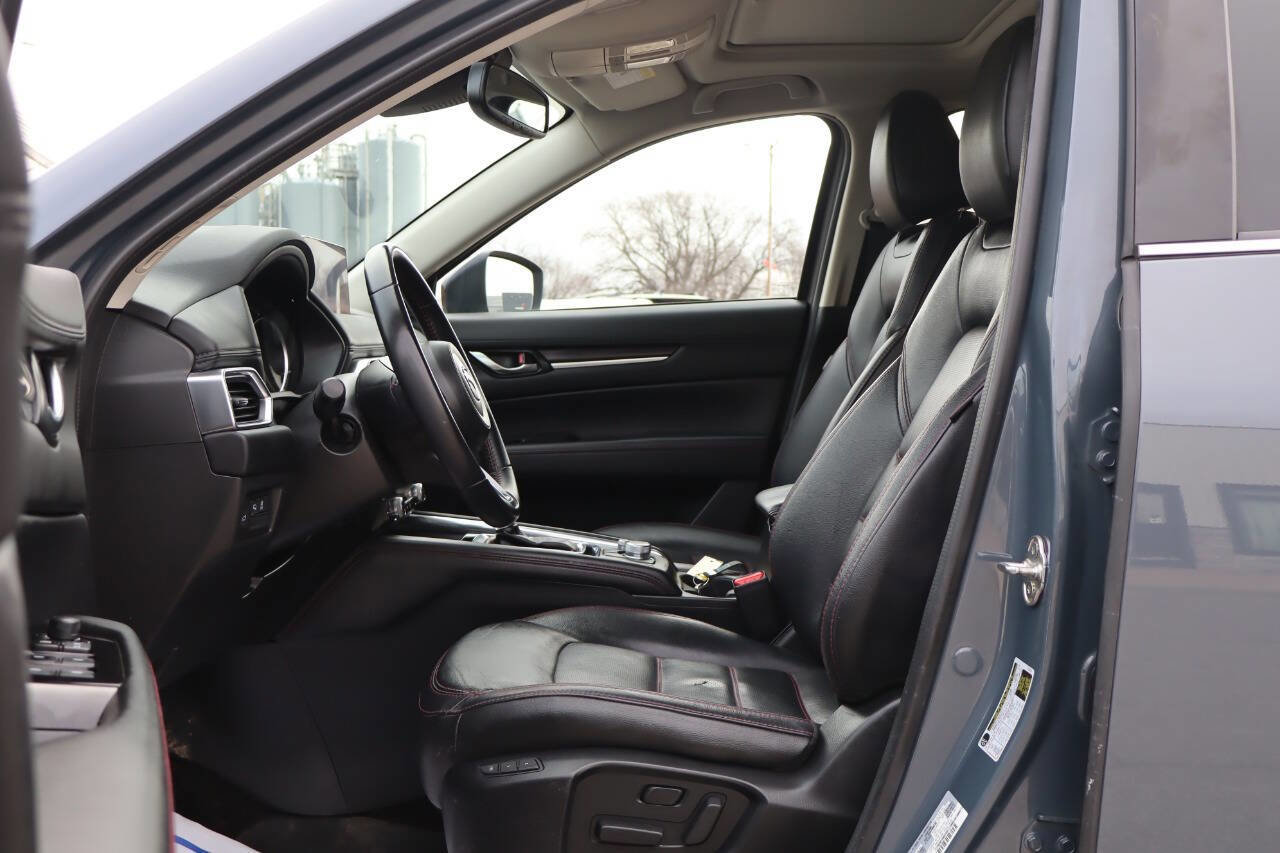 Used 2023 MAZDA CX-5 Carbon Edition image 9