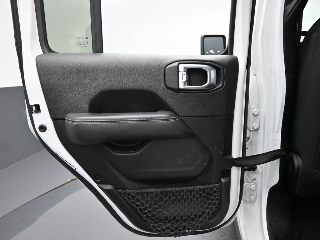 Used 2020 Jeep Wrangler Unlimited Sahara AWD/4WD image 12