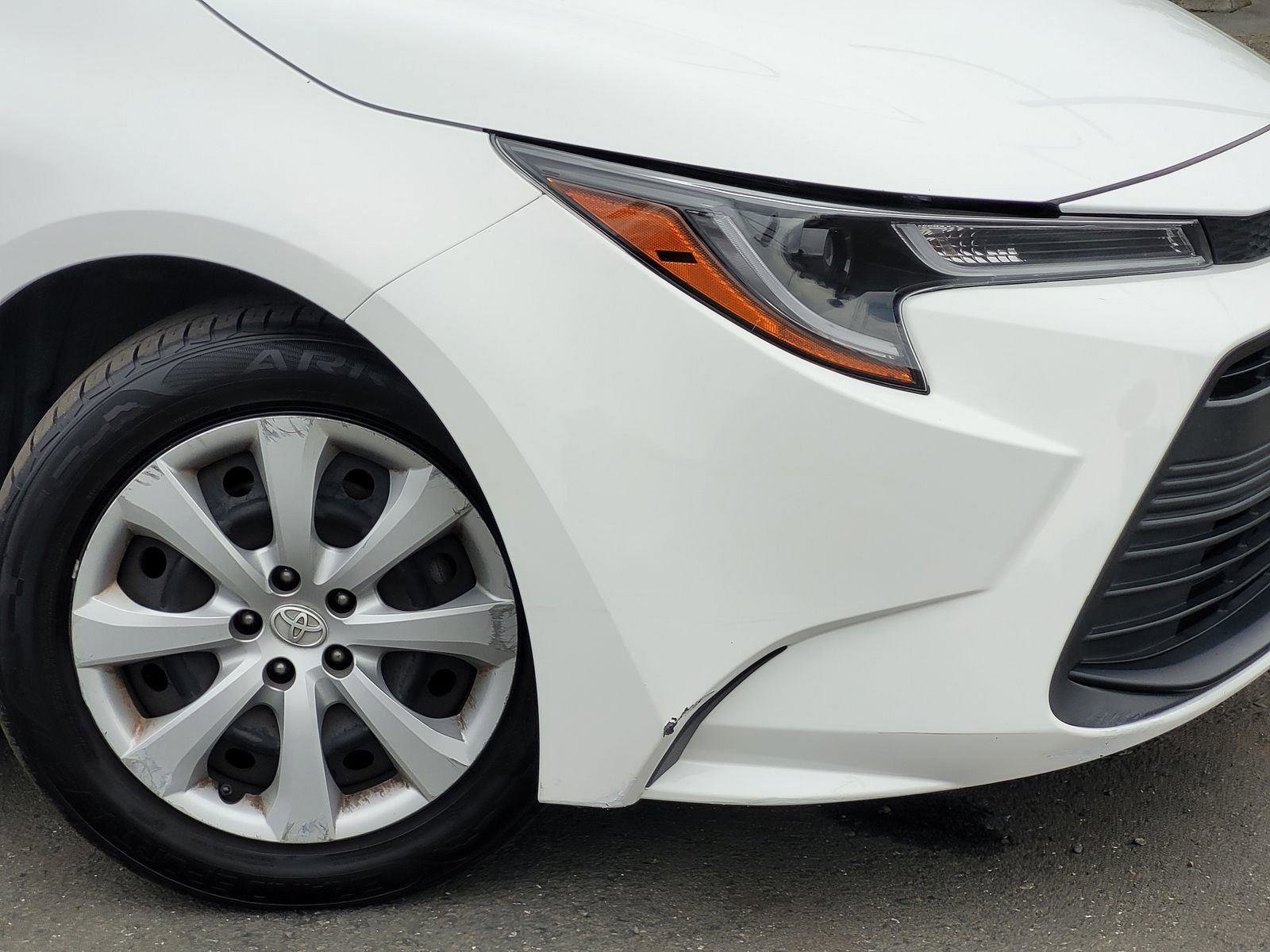 Used 2023 Toyota Corolla LE FWD image 5