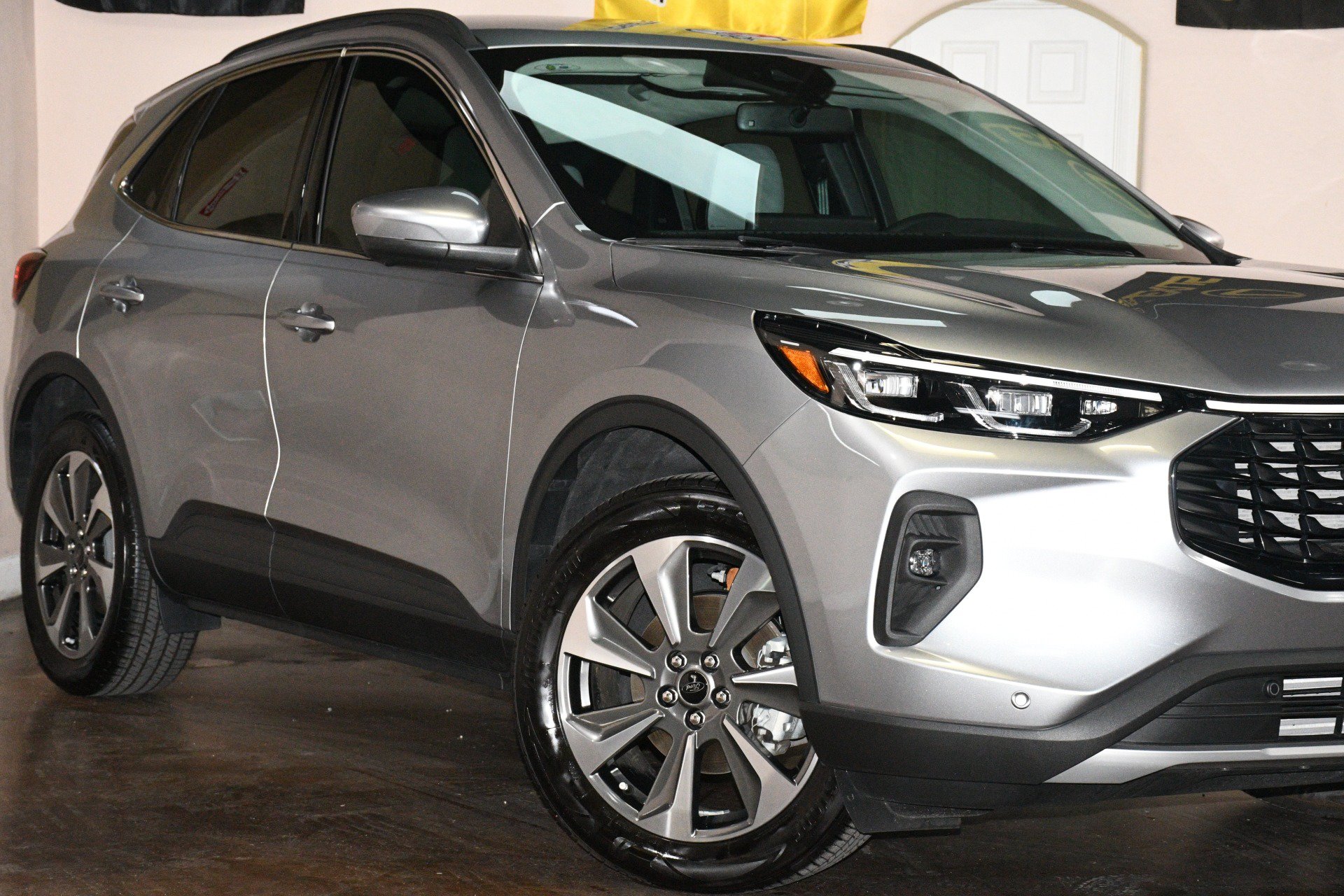 Used 2024 Ford Escape Platinum AWD/4WD image 53
