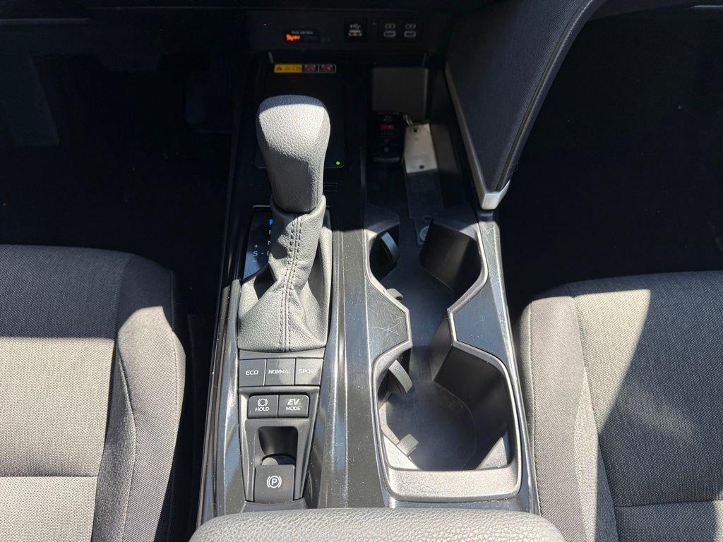 Used 2025 Toyota Camry LE w/ Convenience Package image 21