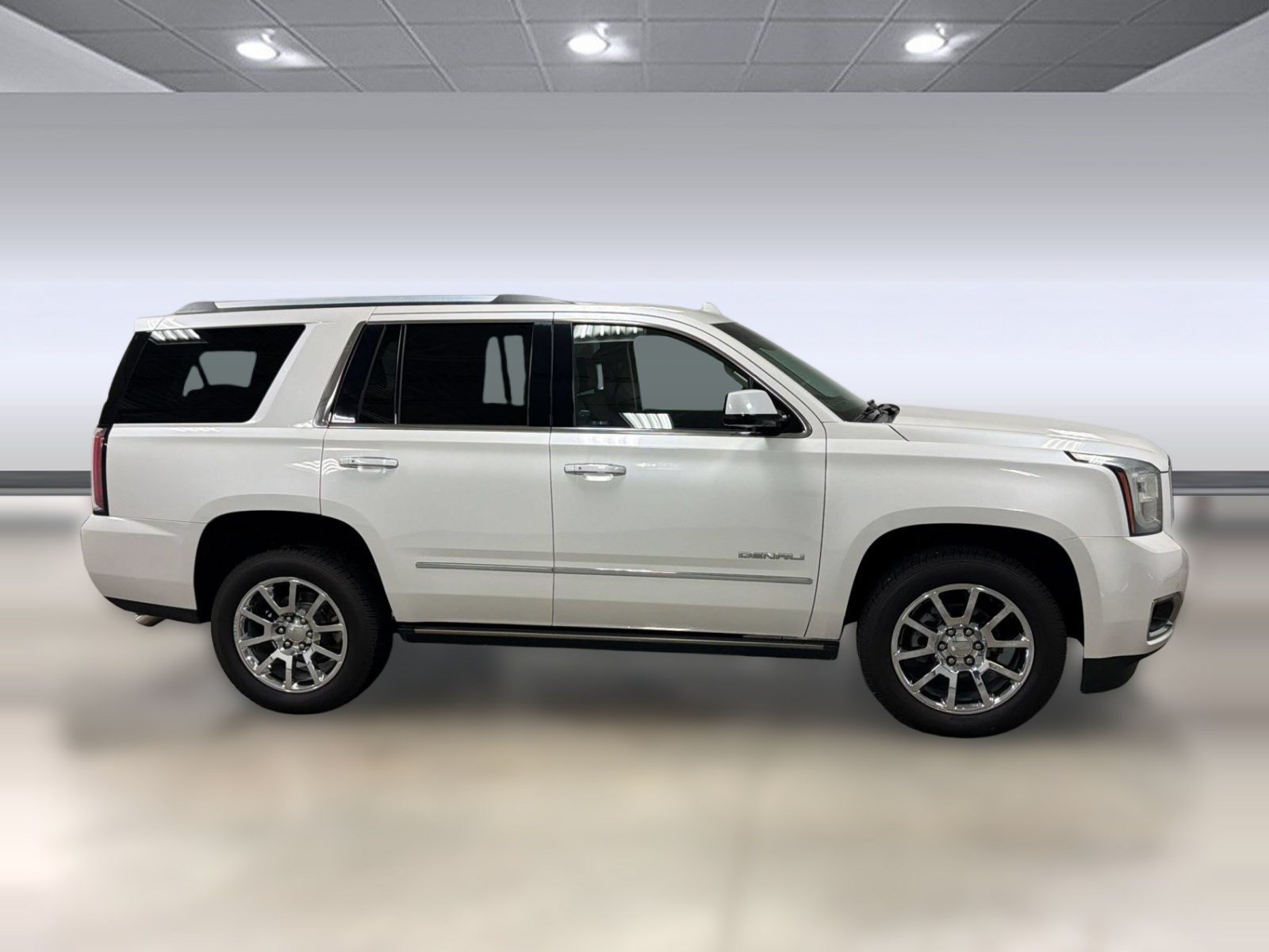 Used 2018 GMC Yukon Denali w/ Enhanced Security Package AWD/4WD image 6