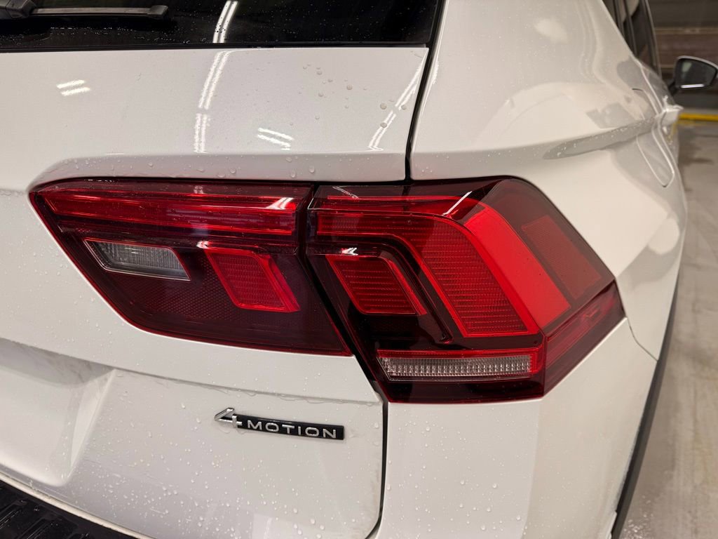 Used 2024 Volkswagen Tiguan SEL R-Line image 5