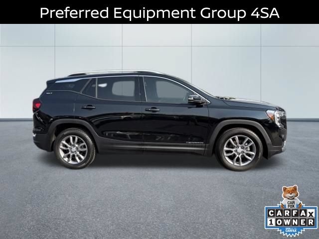 Used 2024 GMC Terrain SLT FWD image 2
