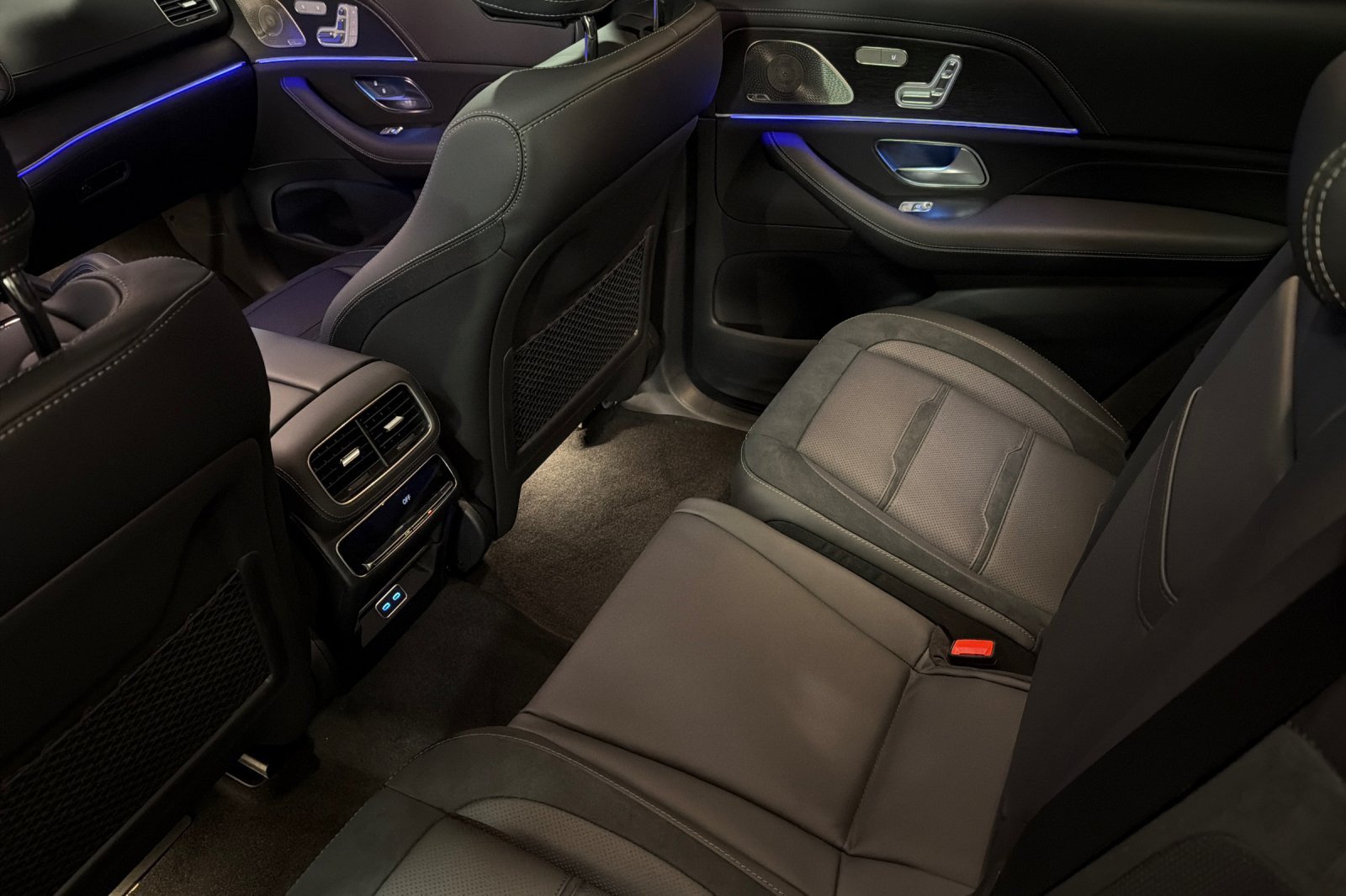 New 2026 Mercedes-Benz GLS 63 AMG 4MATIC image 11