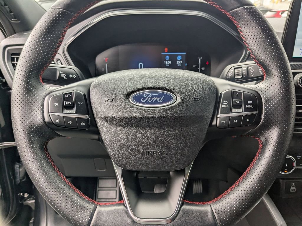 Used 2025 Ford Escape ST-Line image 18