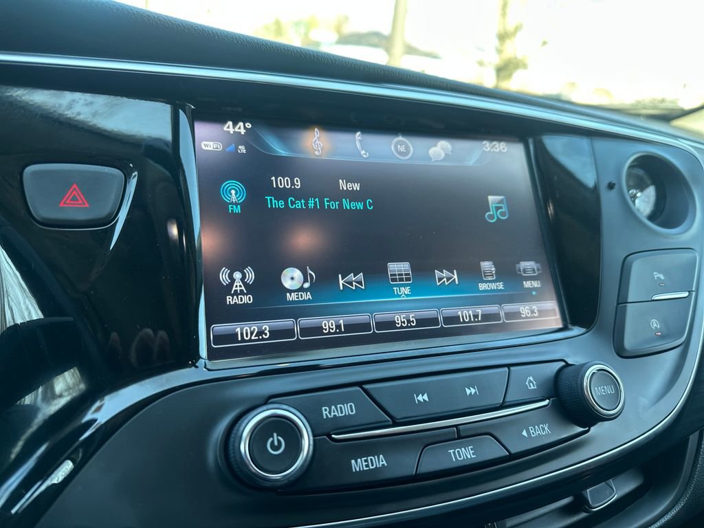 Used 2019 Buick Envision Essence AWD/4WD image 9